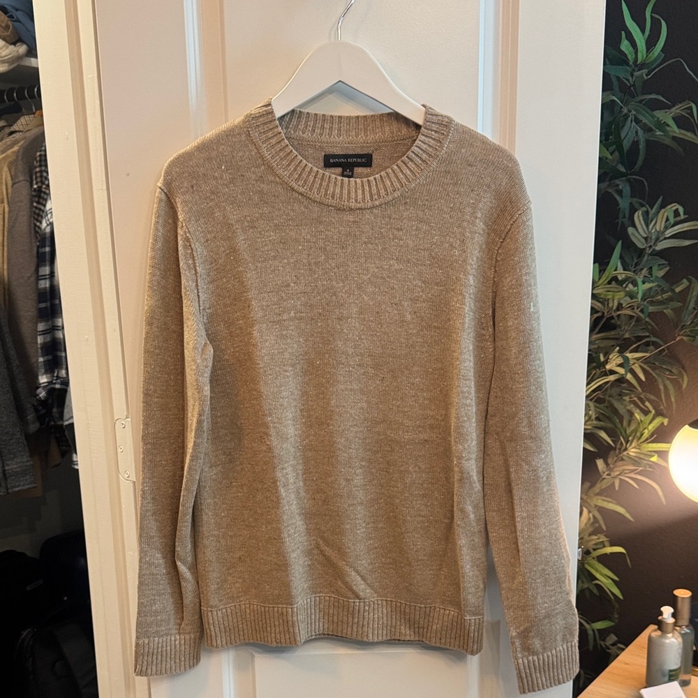 Banana Republic Men's Tan Crewneck Sweater